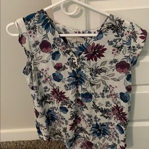 Short sleeve flower blouse
